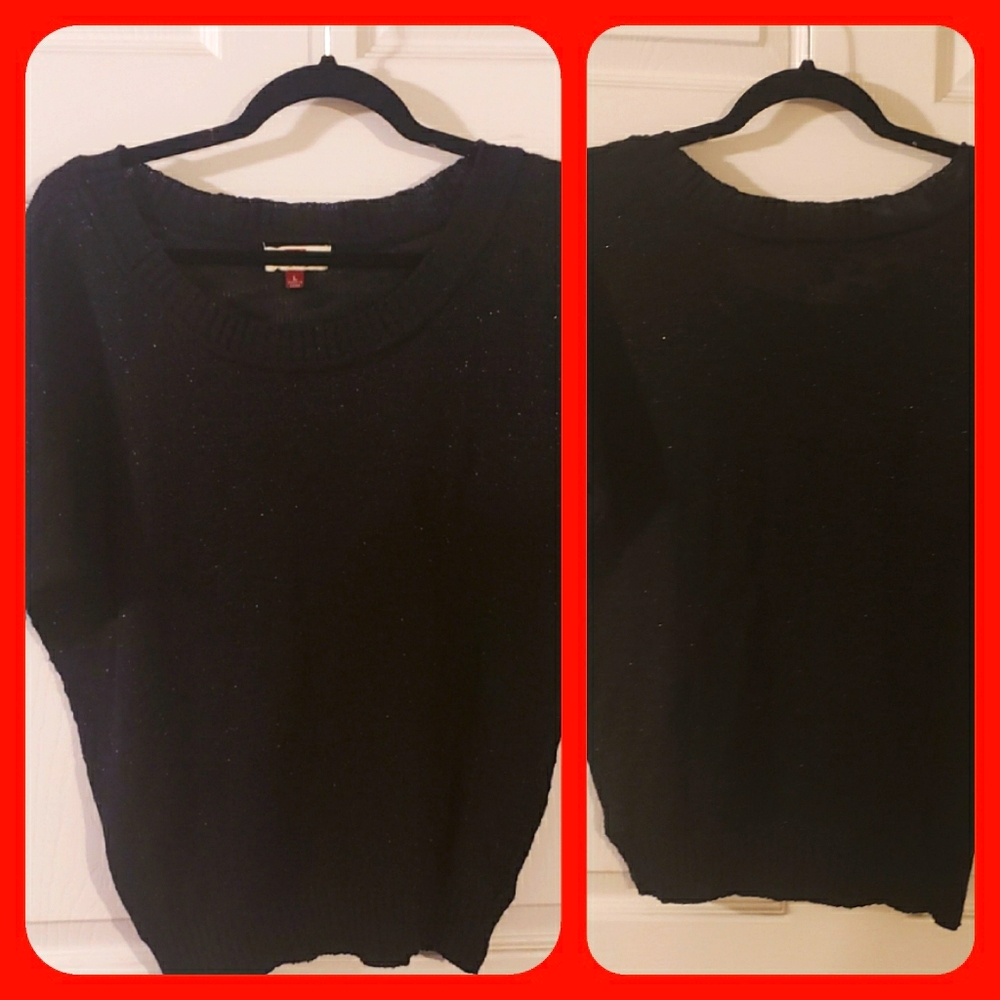 Short sleeve black/ Glittery sweater